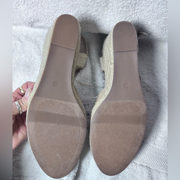 NWOB. Loft Espadrilles , Size 10 , Tan color - Picture 7 of 9